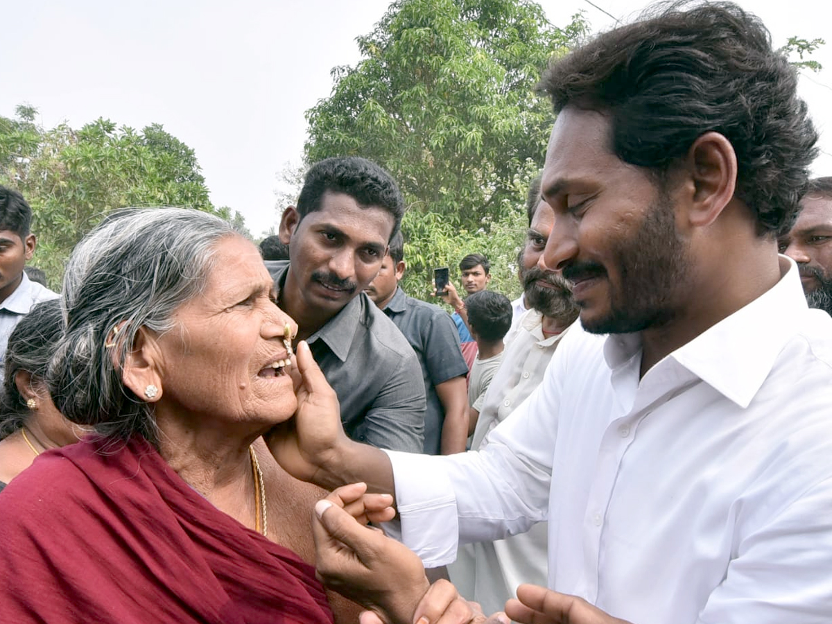 YS Jagan PrajaSankalpaYatra Day 318th Photo Gallery - Sakshi33