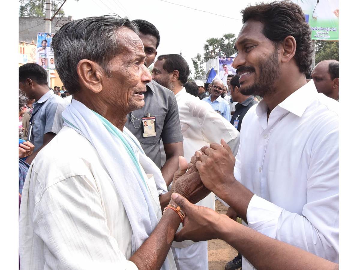 YS Jagan PrajaSankalpaYatra Day 318th Photo Gallery - Sakshi48