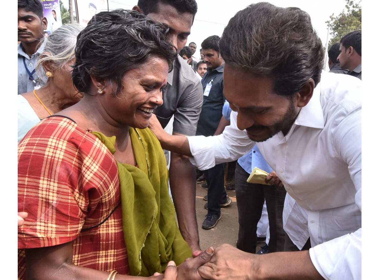 YS Jagan PrajaSankalpaYatra Day 318th Photo Gallery - Sakshi49