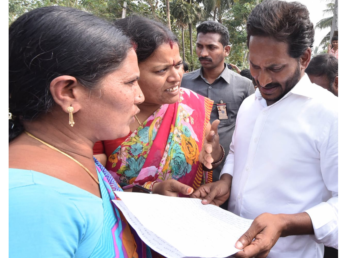 YS Jagan PrajaSankalpaYatra Day 318th Photo Gallery - Sakshi50