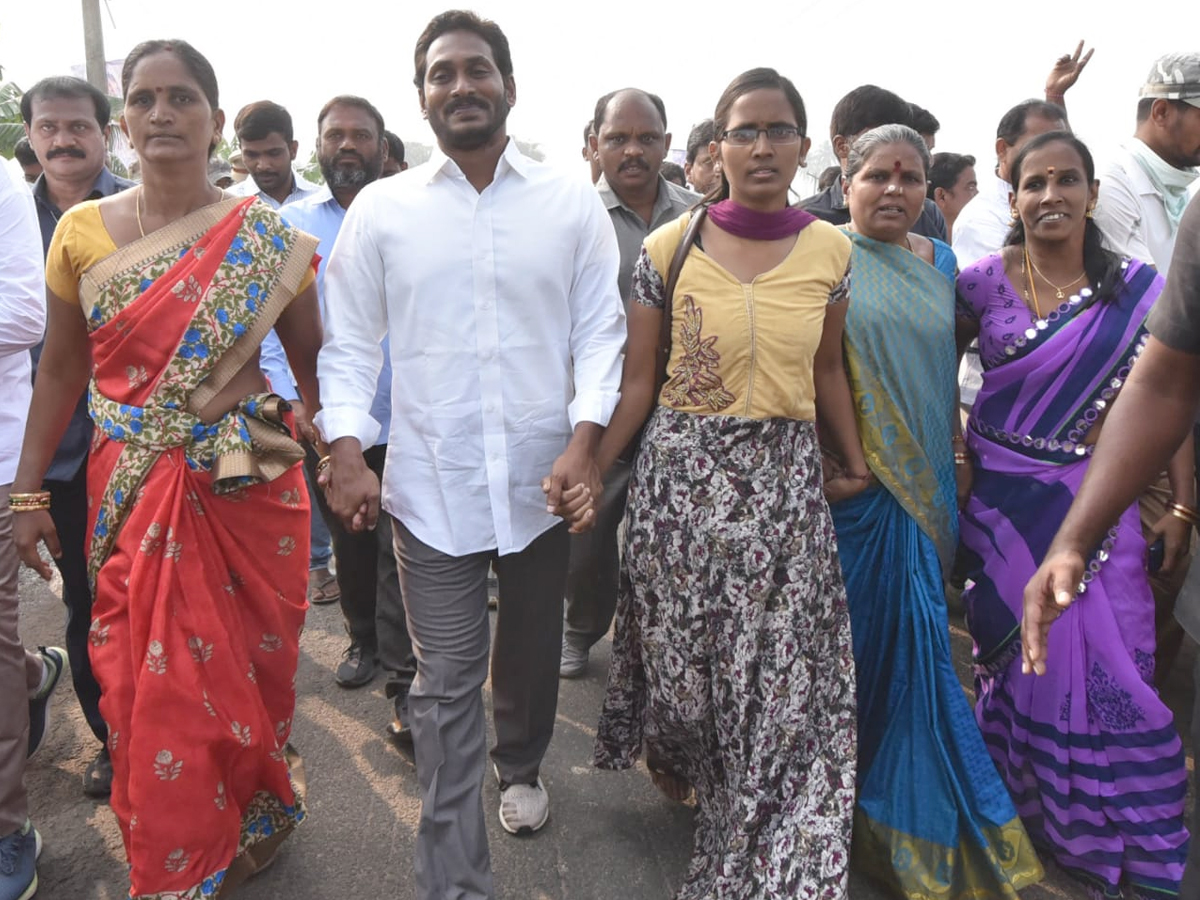 YS Jagan PrajaSankalpaYatra Day 318th Photo Gallery - Sakshi1