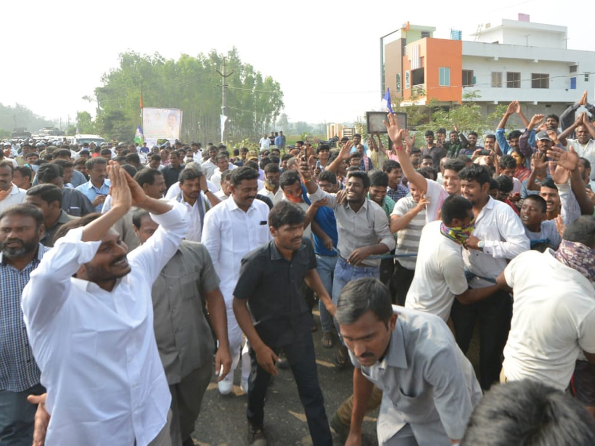 YS Jagan PrajaSankalpaYatra Day 319th Photo Gallery - Sakshi1