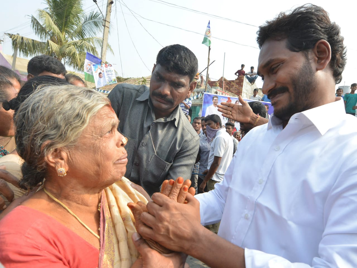 YS Jagan PrajaSankalpaYatra Day 319th Photo Gallery - Sakshi15