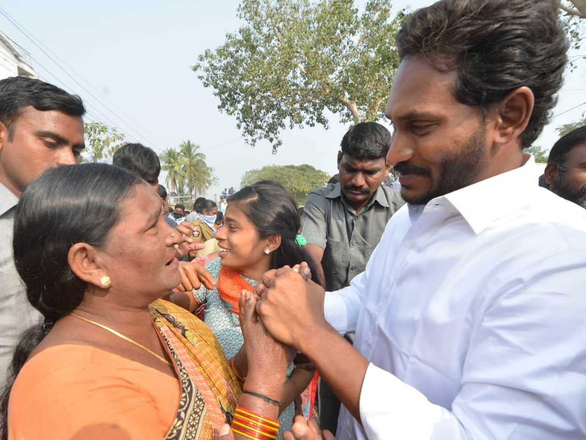 YS Jagan PrajaSankalpaYatra Day 319th Photo Gallery - Sakshi16