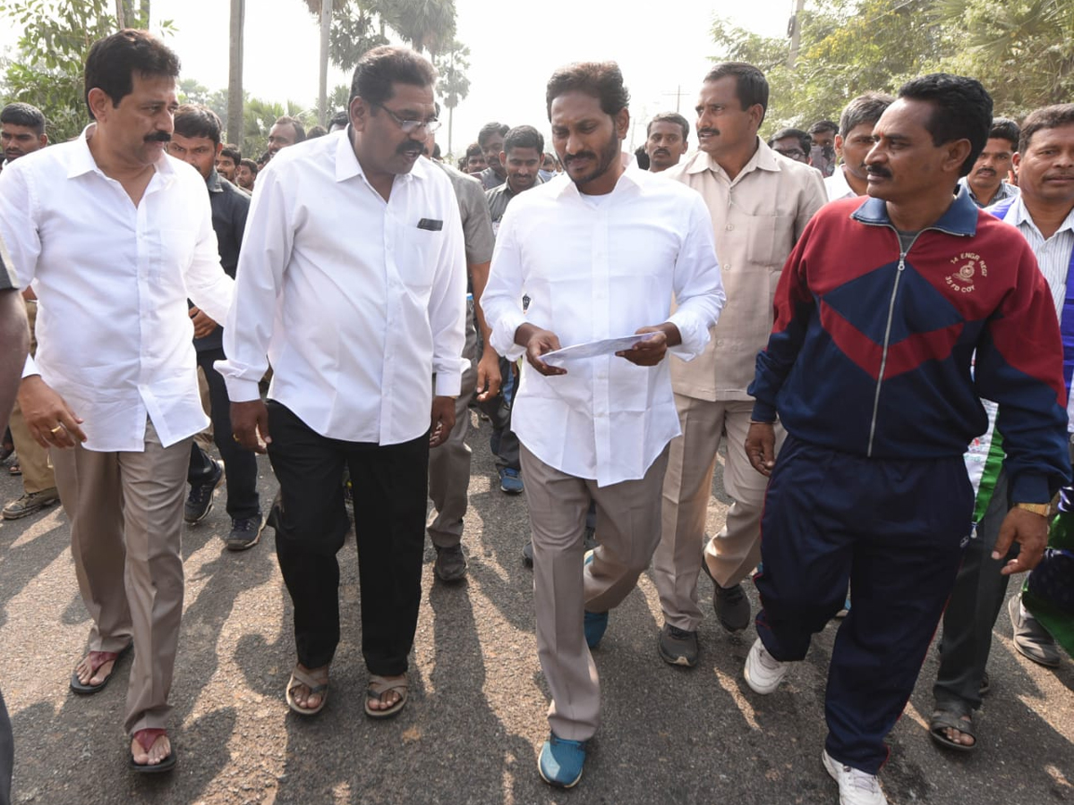 YS Jagan PrajaSankalpaYatra Day 319th Photo Gallery - Sakshi17