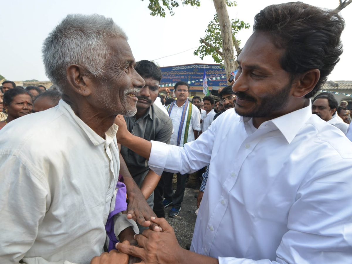 YS Jagan PrajaSankalpaYatra Day 319th Photo Gallery - Sakshi4