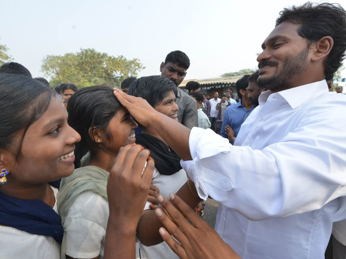 YS Jagan PrajaSankalpaYatra Day 319th Photo Gallery - Sakshi7