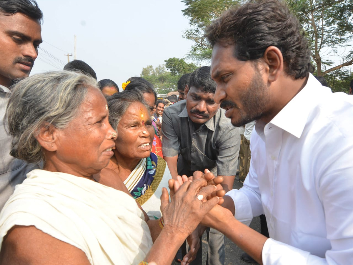 YS Jagan PrajaSankalpaYatra Day 319th Photo Gallery - Sakshi8