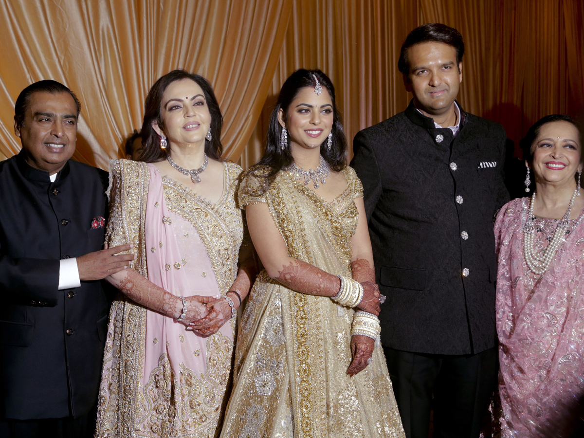 Isha Ambani And Anand Piramal Wedding Reception Photo Gallery - Sakshi10