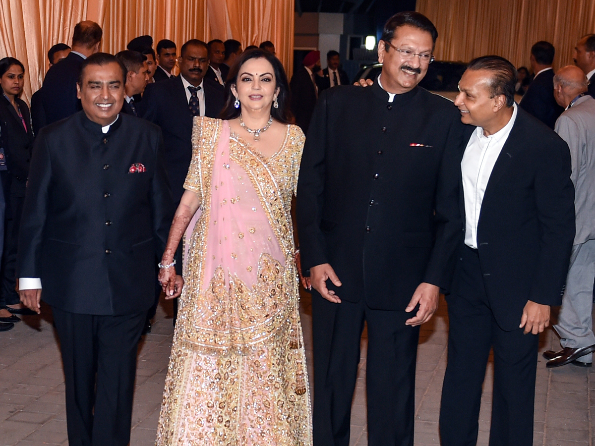 Isha Ambani And Anand Piramal Wedding Reception Photo Gallery - Sakshi17