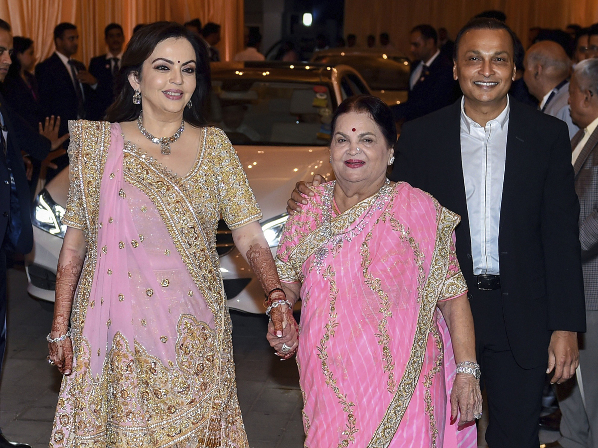 Isha Ambani And Anand Piramal Wedding Reception Photo Gallery - Sakshi7