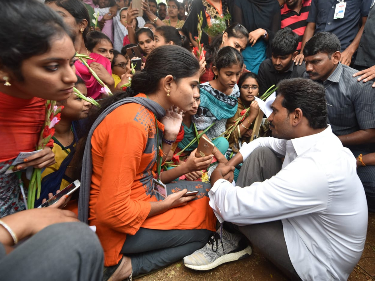 YS Jagan PrajaSankalpaYatra Day 321th Photo Gallery - Sakshi13