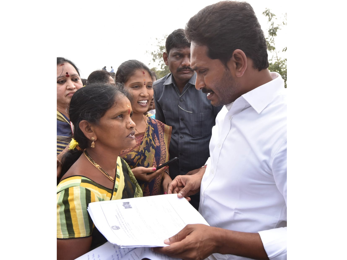 YS Jagan PrajaSankalpaYatra Day 321th Photo Gallery - Sakshi19