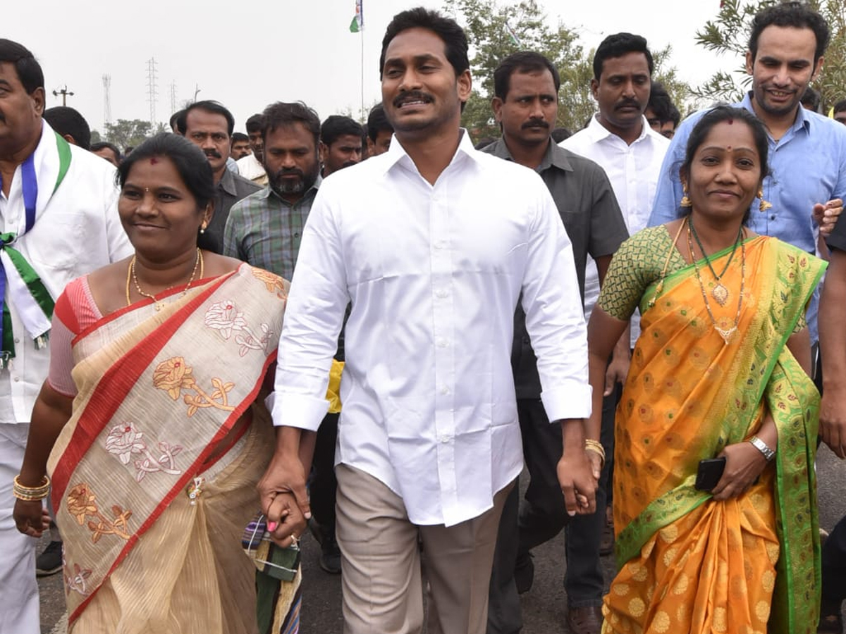 YS Jagan PrajaSankalpaYatra Day 322th Photo Gallery - Sakshi21