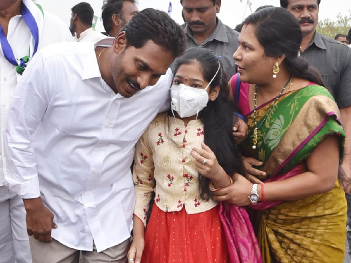 YS Jagan PrajaSankalpaYatra Day 322th Photo Gallery - Sakshi22