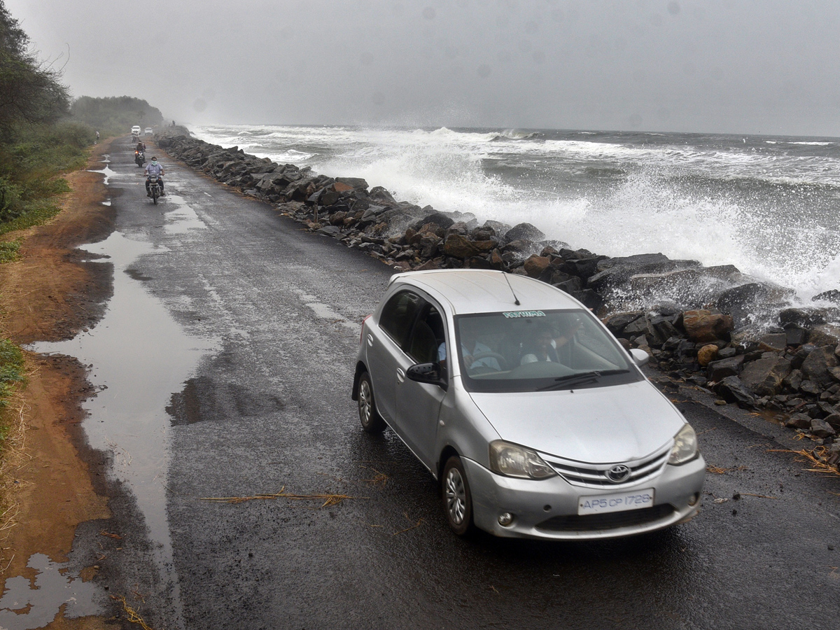 Cyclone Phethai hit Srikakulam Coast, Andhra Pradesh photo Gallery - Sakshi14