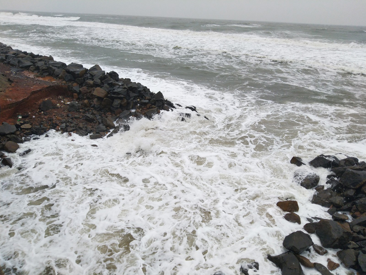 Cyclone Phethai hit Srikakulam Coast, Andhra Pradesh photo Gallery - Sakshi6