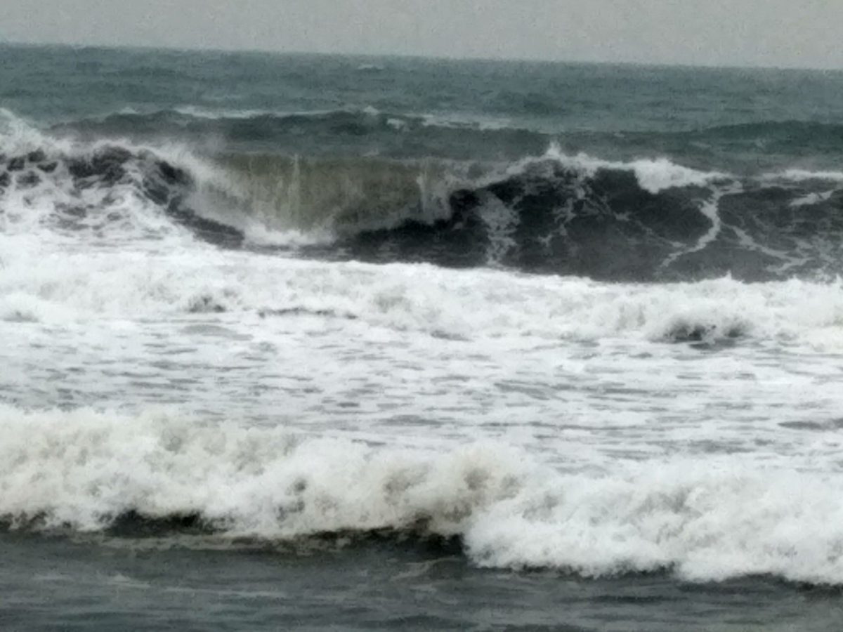 Cyclone Phethai hit Srikakulam Coast, Andhra Pradesh photo Gallery - Sakshi8