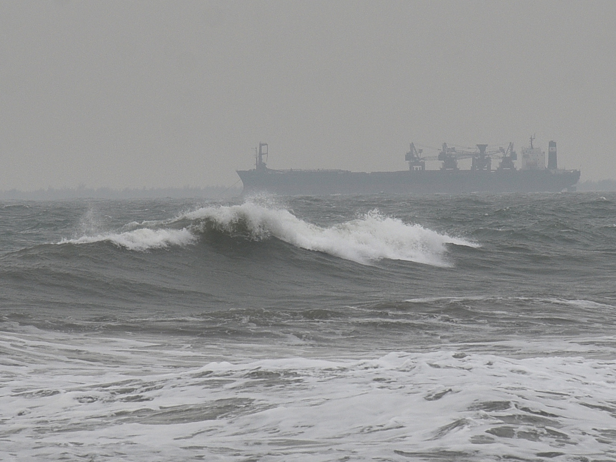 Cyclone Phethai hit Srikakulam Coast, Andhra Pradesh photo Gallery - Sakshi11