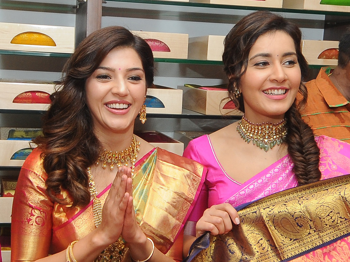 CMR Shopping Mall Inauguration in Tirupathi By Mehreen Pirzada & Rashi Khanna photo Gallery - Sakshi2