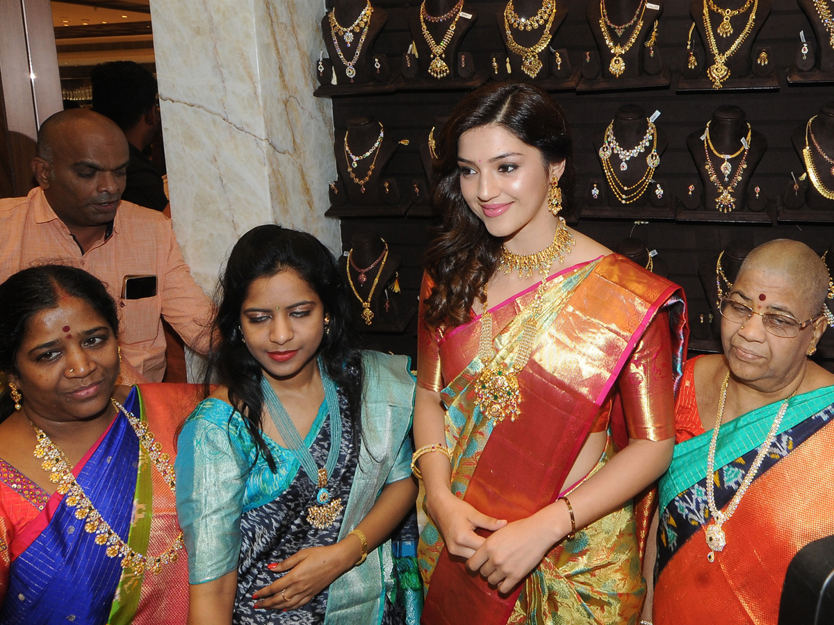 CMR Shopping Mall Inauguration in Tirupathi By Mehreen Pirzada & Rashi Khanna photo Gallery - Sakshi6