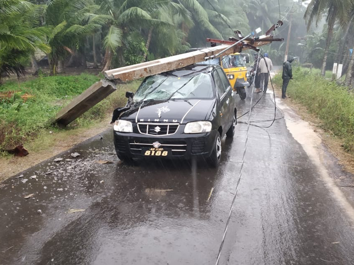 Cyclone Pethai in East Godavari Photo Gallery - Sakshi2