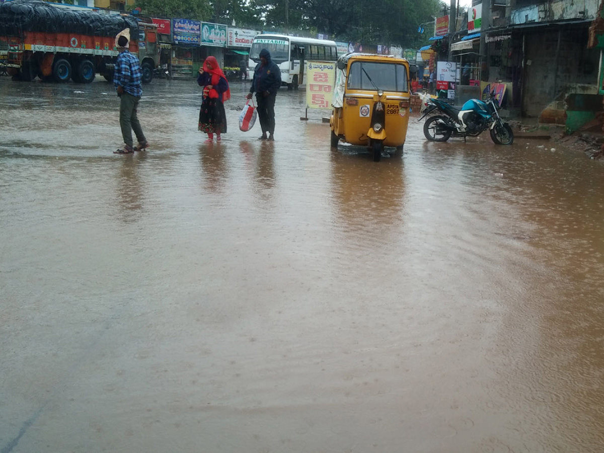 Cyclone Pethai in East Godavari Photo Gallery - Sakshi12