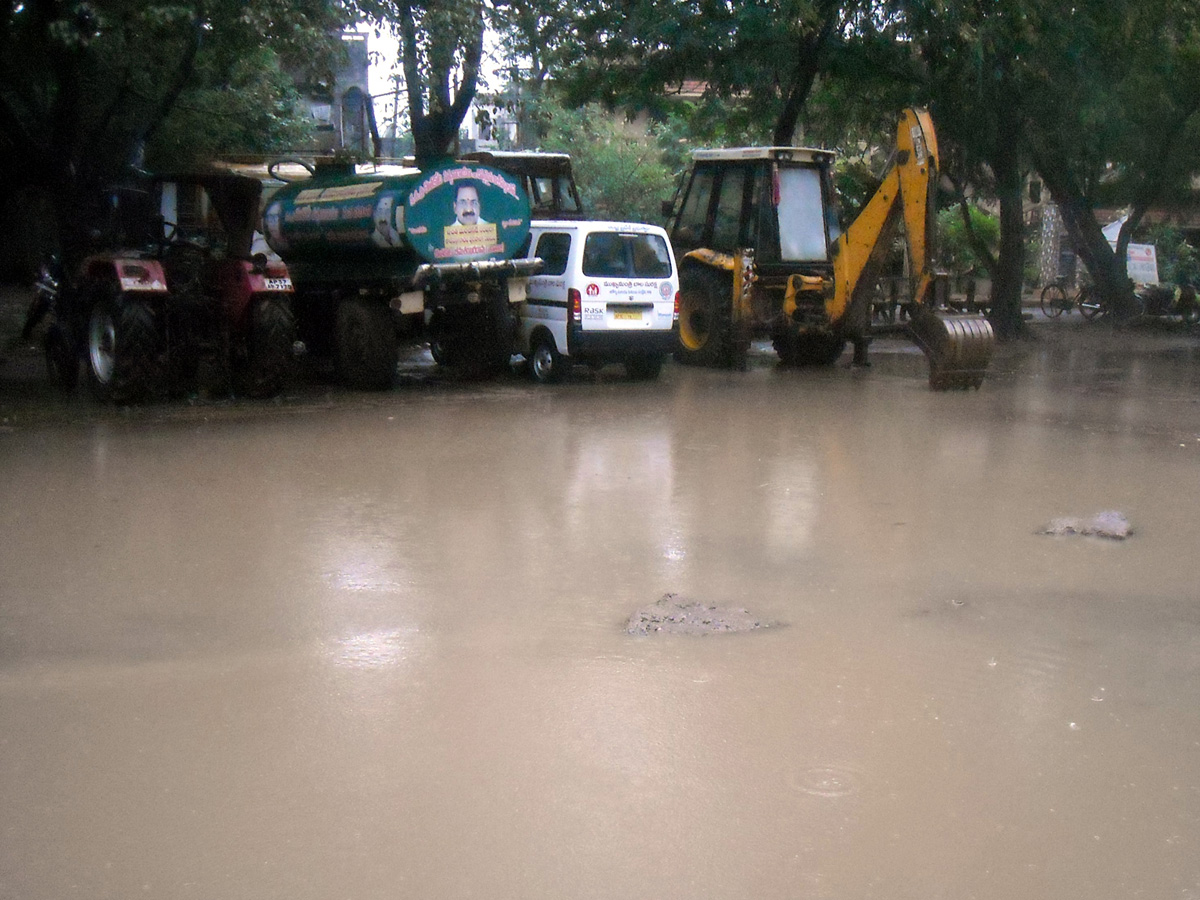 Cyclone Pethai in East Godavari Photo Gallery - Sakshi15