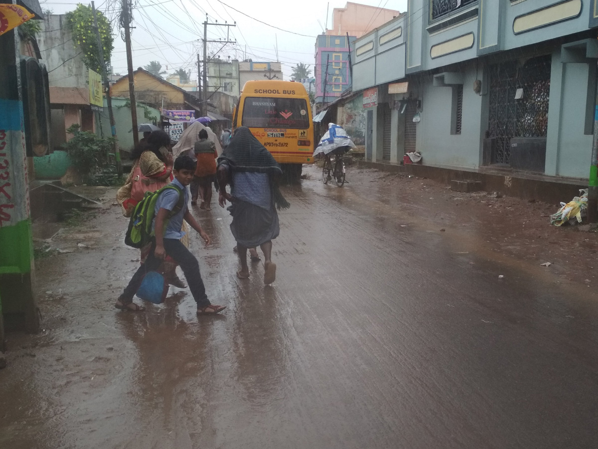 Cyclone Pethai in East Godavari Photo Gallery - Sakshi20