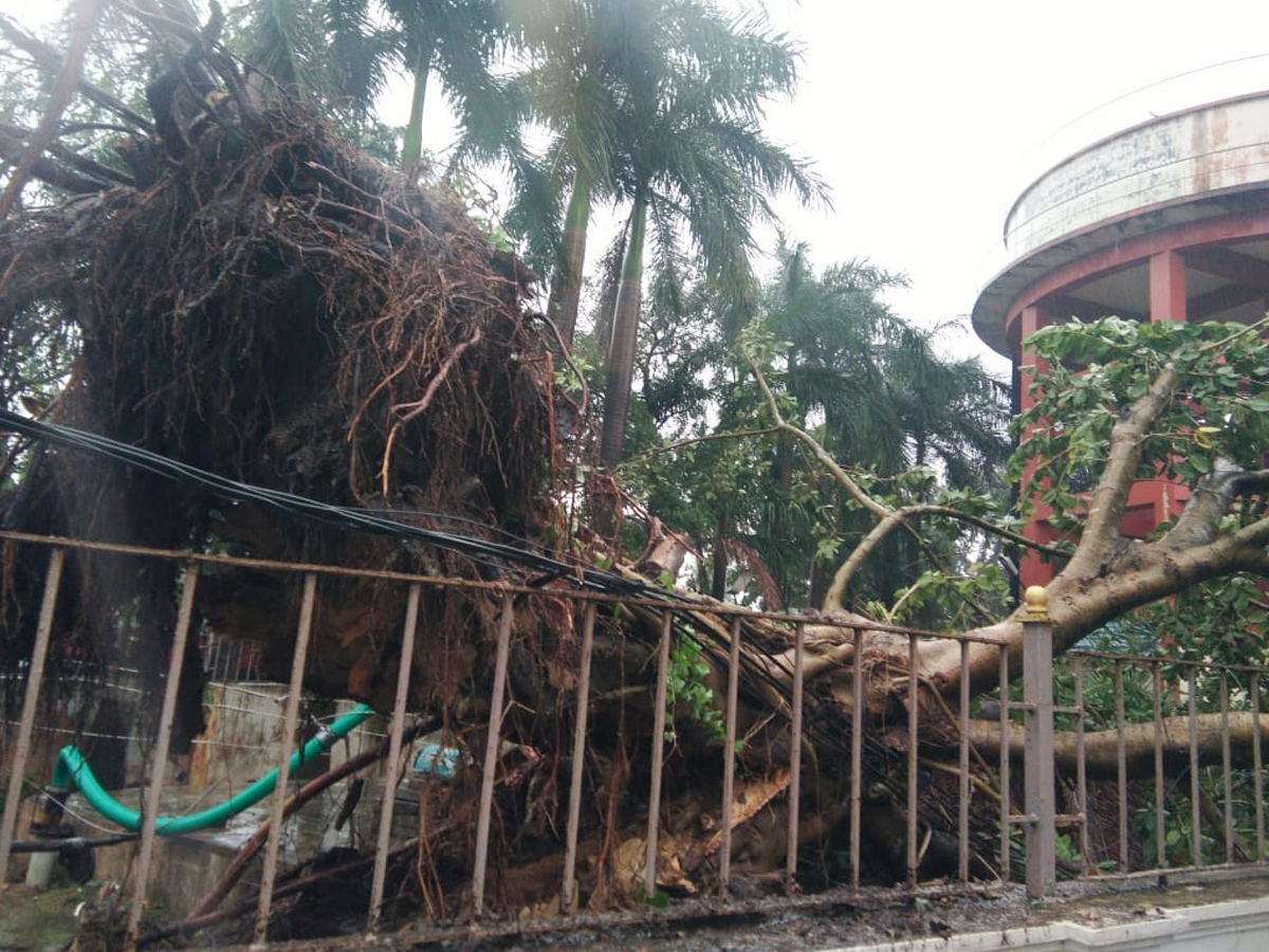 Cyclone Phethai hit Srikakulam Coast, Andhra Pradesh photo Gallery - Sakshi18