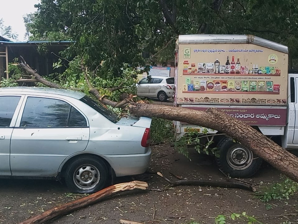 Cyclone Phethai hit Srikakulam Coast, Andhra Pradesh photo Gallery - Sakshi20