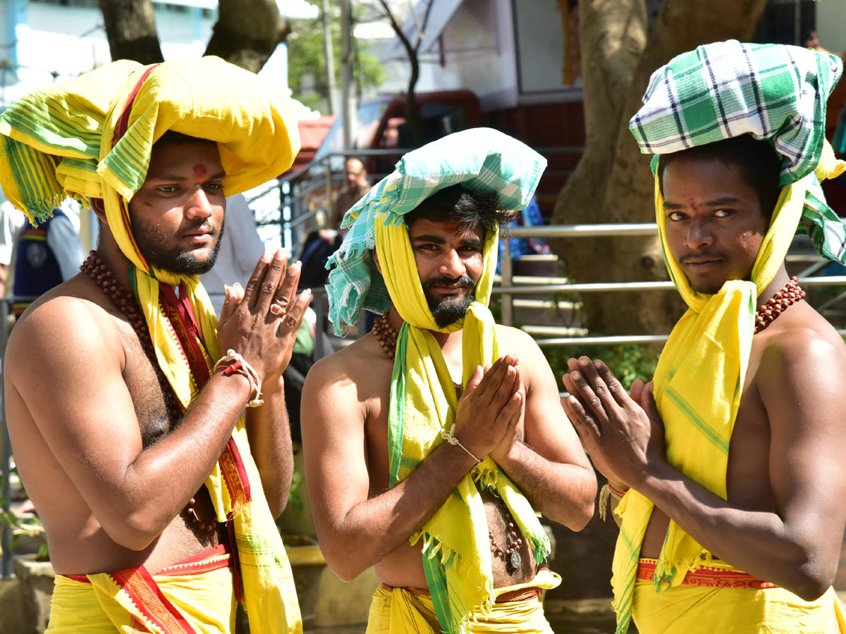 Heavy Rush Pilgrims At Tirumala Photo Gallery - Sakshi7