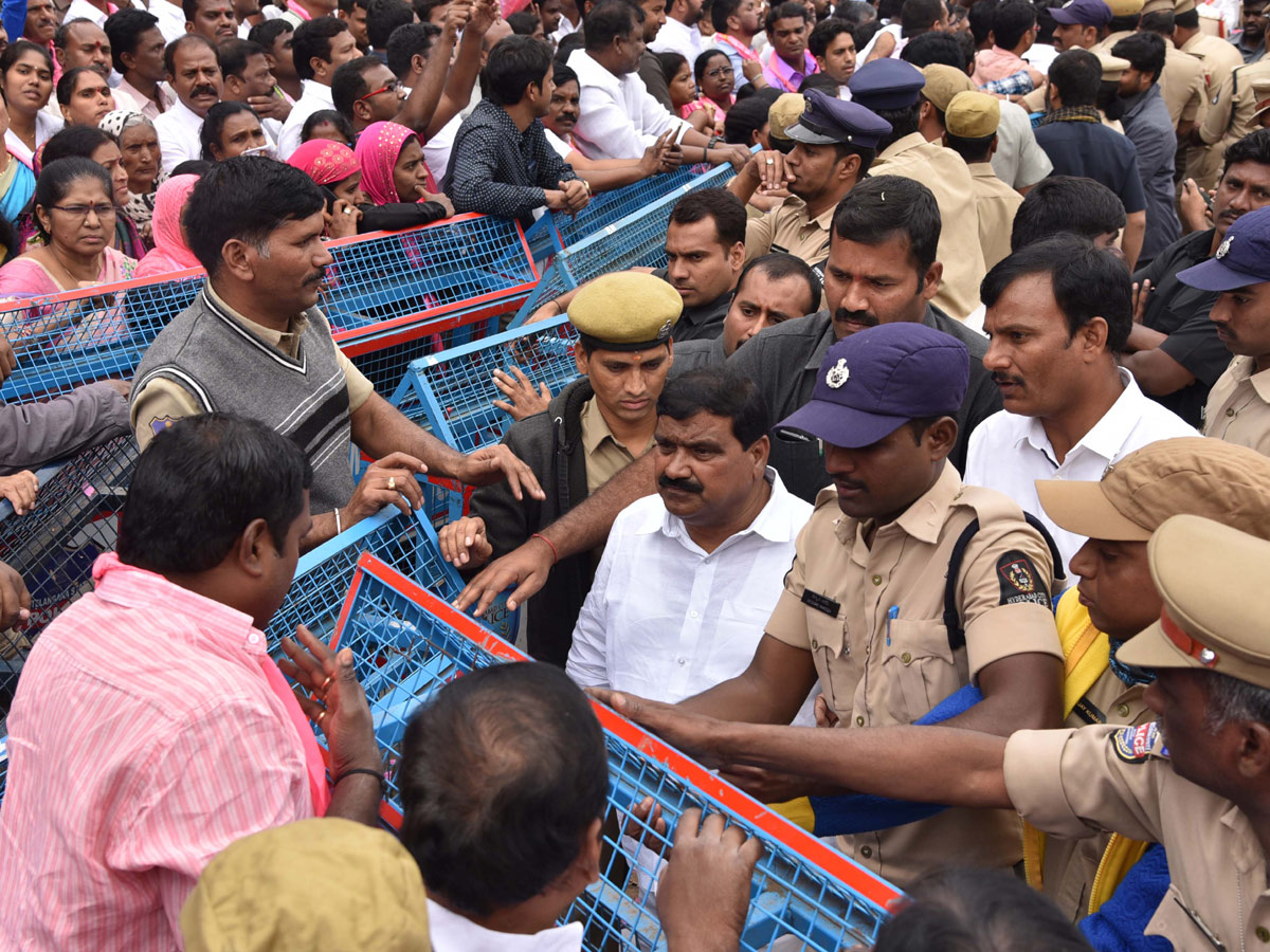 KTR Road show in Telangana Bhavan Photo Gallery - Sakshi11