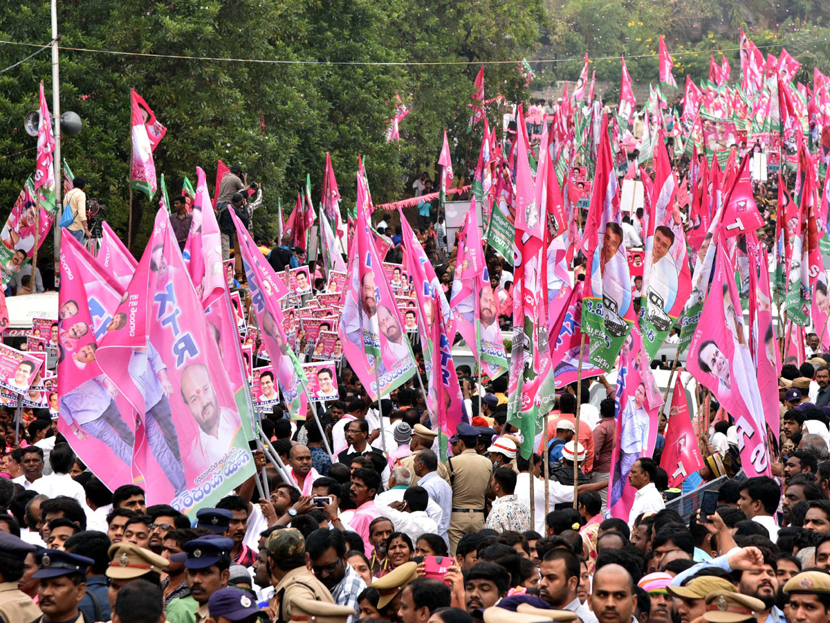 KTR Road show in Telangana Bhavan Photo Gallery - Sakshi13