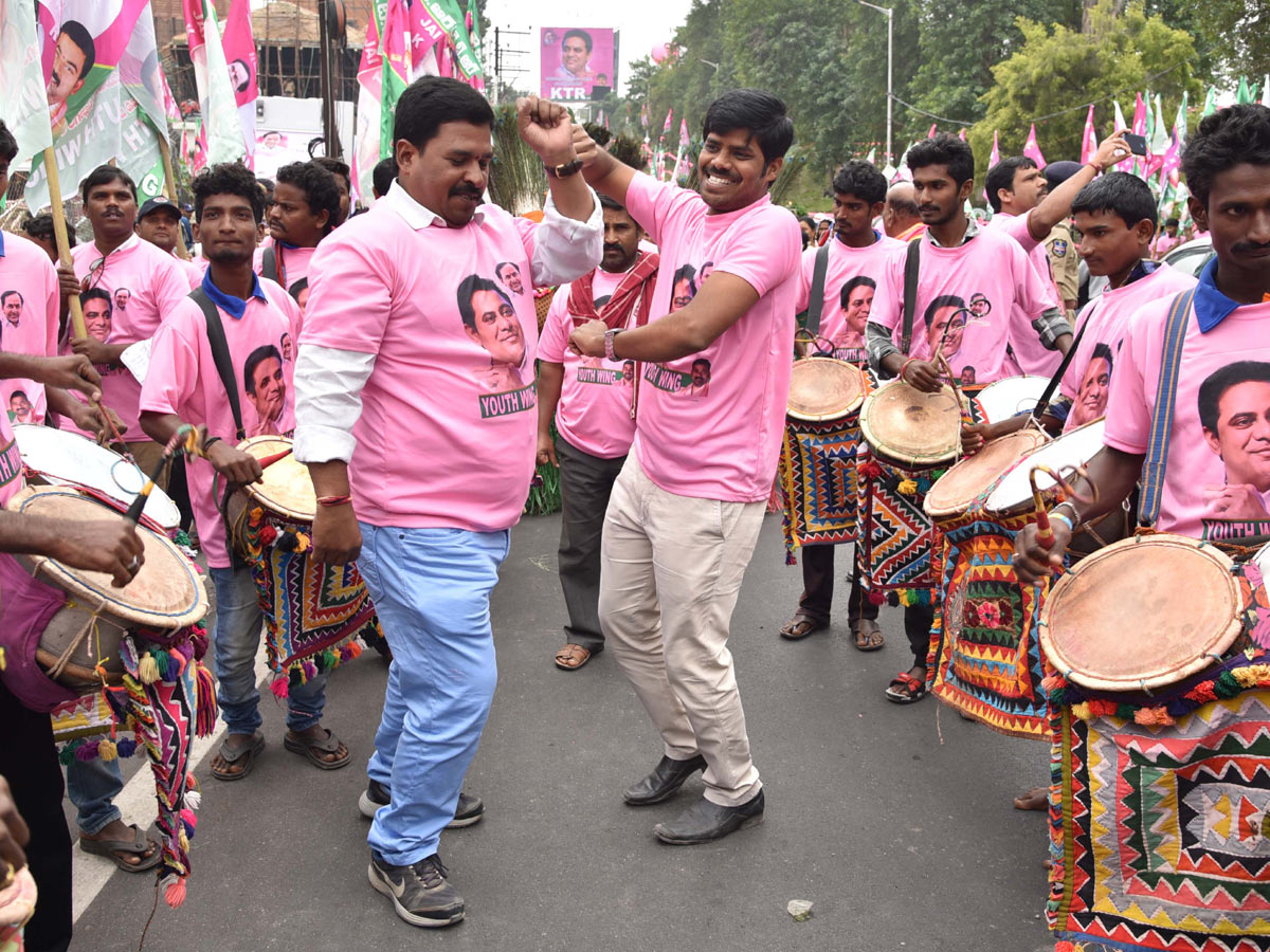 KTR Road show in Telangana Bhavan Photo Gallery - Sakshi18