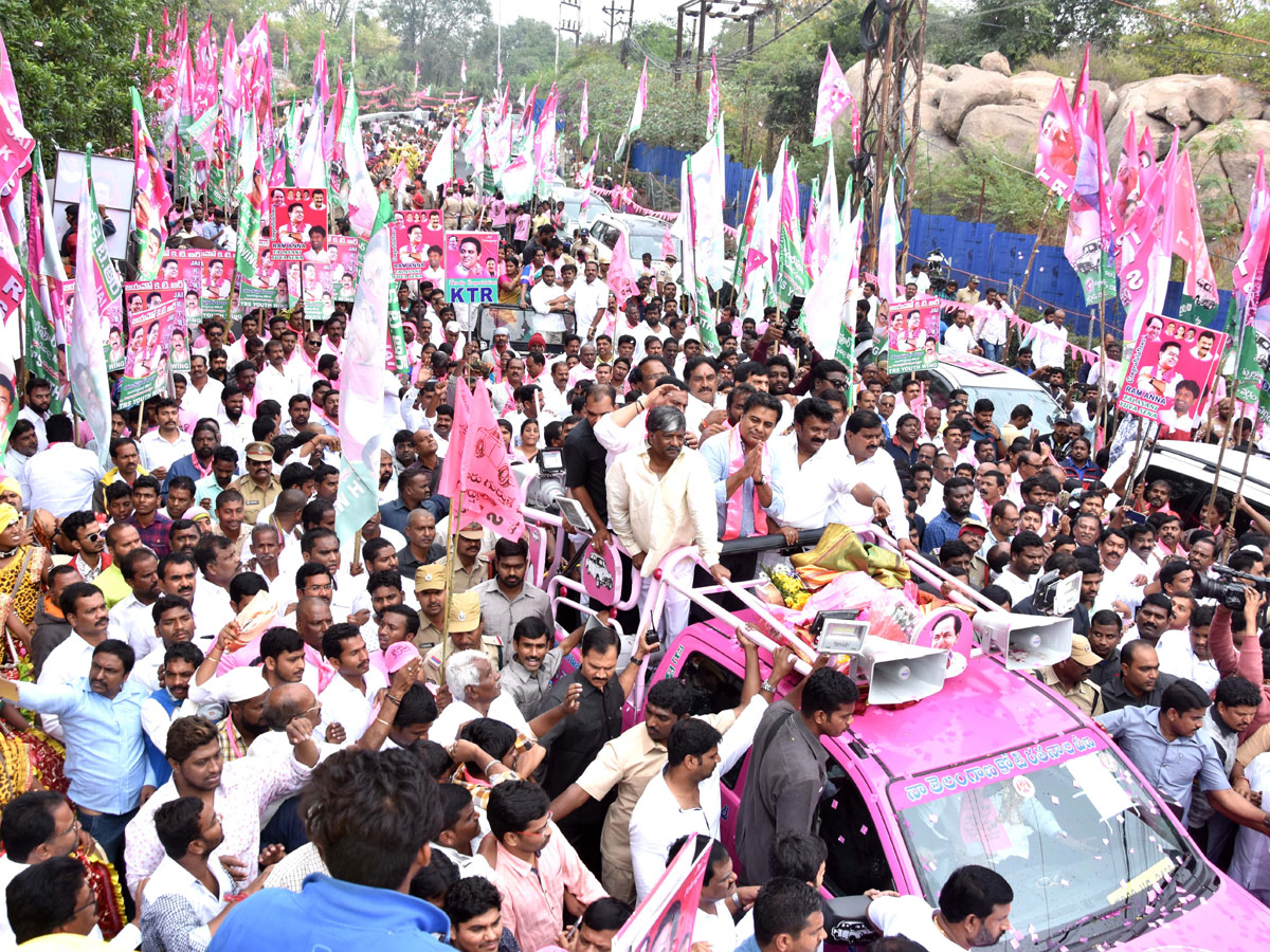 KTR Road show in Telangana Bhavan Photo Gallery - Sakshi2