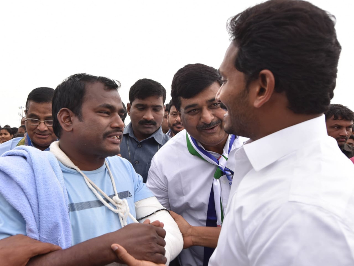 YS Jagan PrajaSankalpaYatra Day 323rd Photo Gallery - Sakshi10