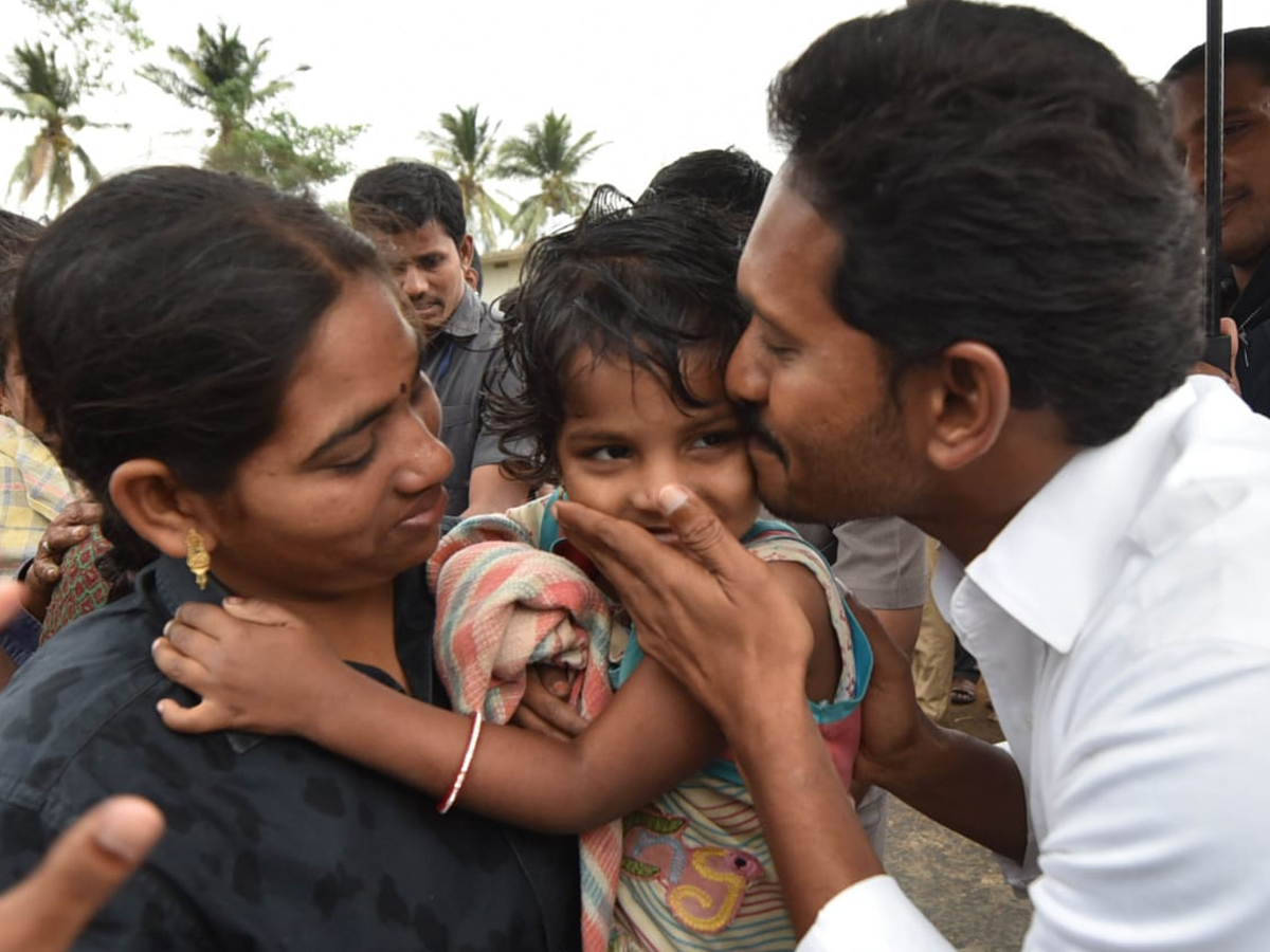 YS Jagan PrajaSankalpaYatra Day 323rd Photo Gallery - Sakshi12