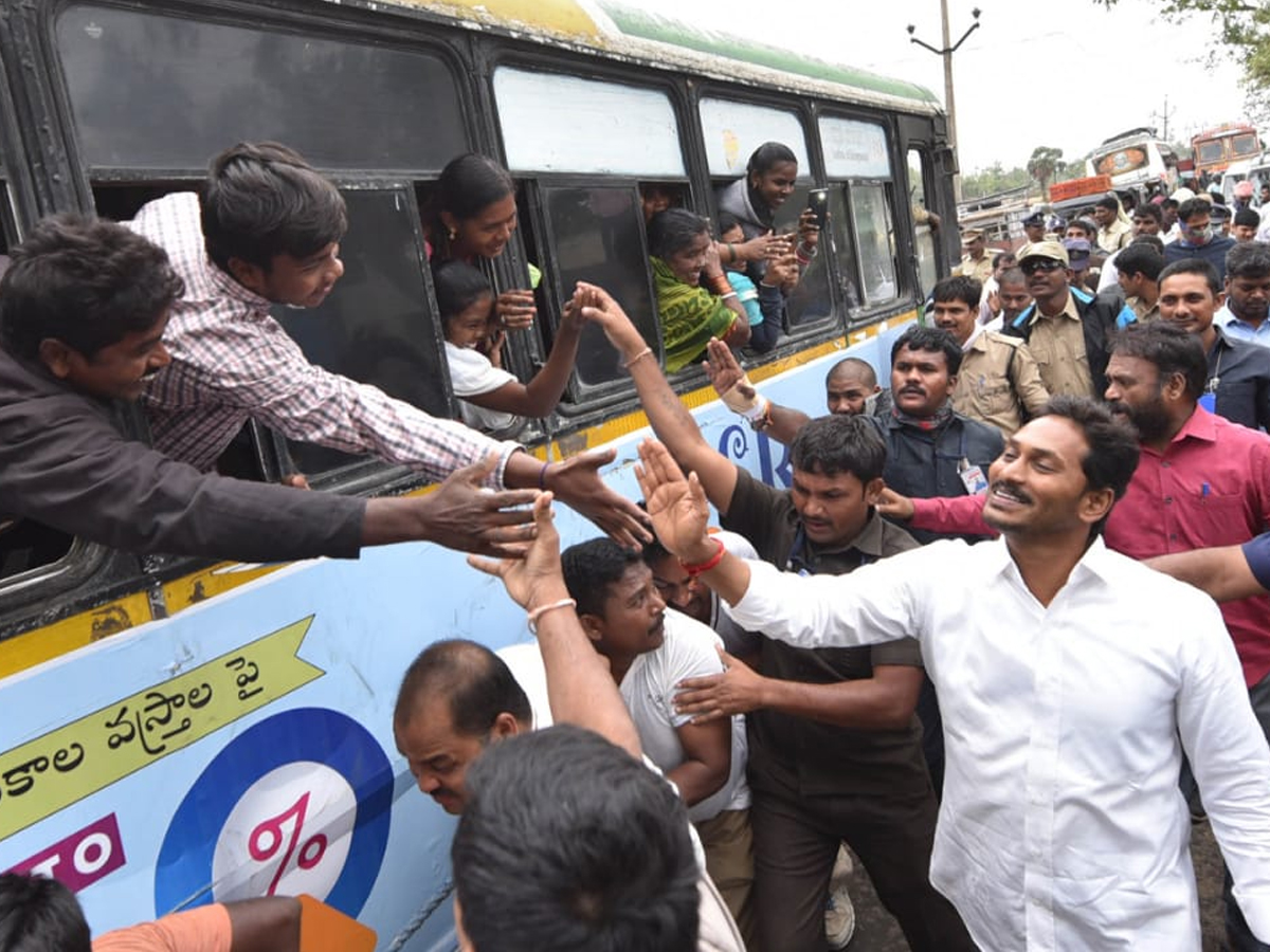 YS Jagan PrajaSankalpaYatra Day 323rd Photo Gallery - Sakshi14