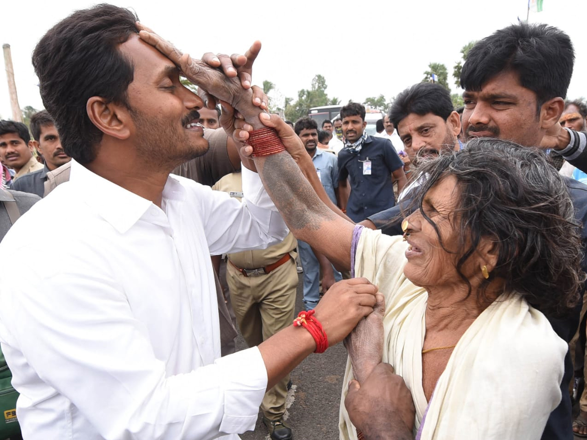 YS Jagan PrajaSankalpaYatra Day 323rd Photo Gallery - Sakshi29