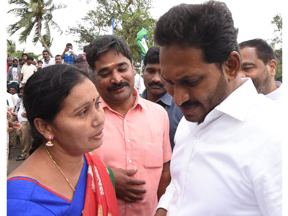 YS Jagan PrajaSankalpaYatra Day 323rd Photo Gallery - Sakshi32