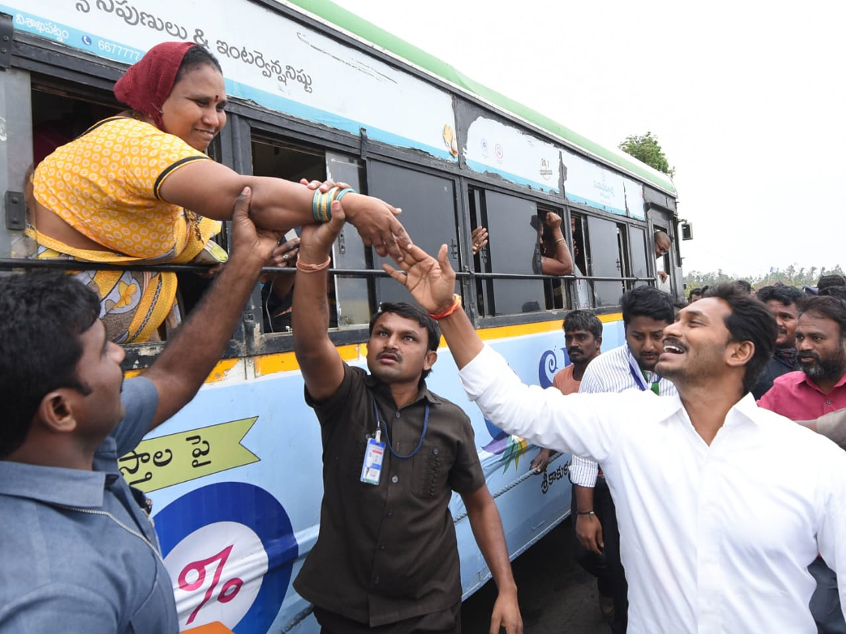 YS Jagan PrajaSankalpaYatra Day 323rd Photo Gallery - Sakshi34