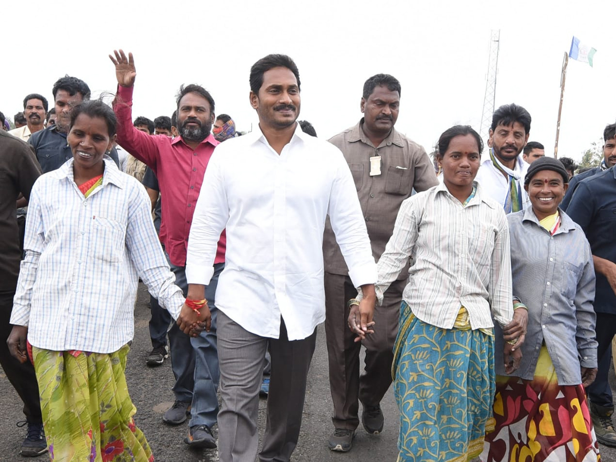 YS Jagan PrajaSankalpaYatra Day 323rd Photo Gallery - Sakshi35