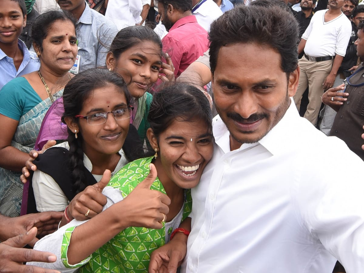 YS Jagan PrajaSankalpaYatra Day 323rd Photo Gallery - Sakshi36