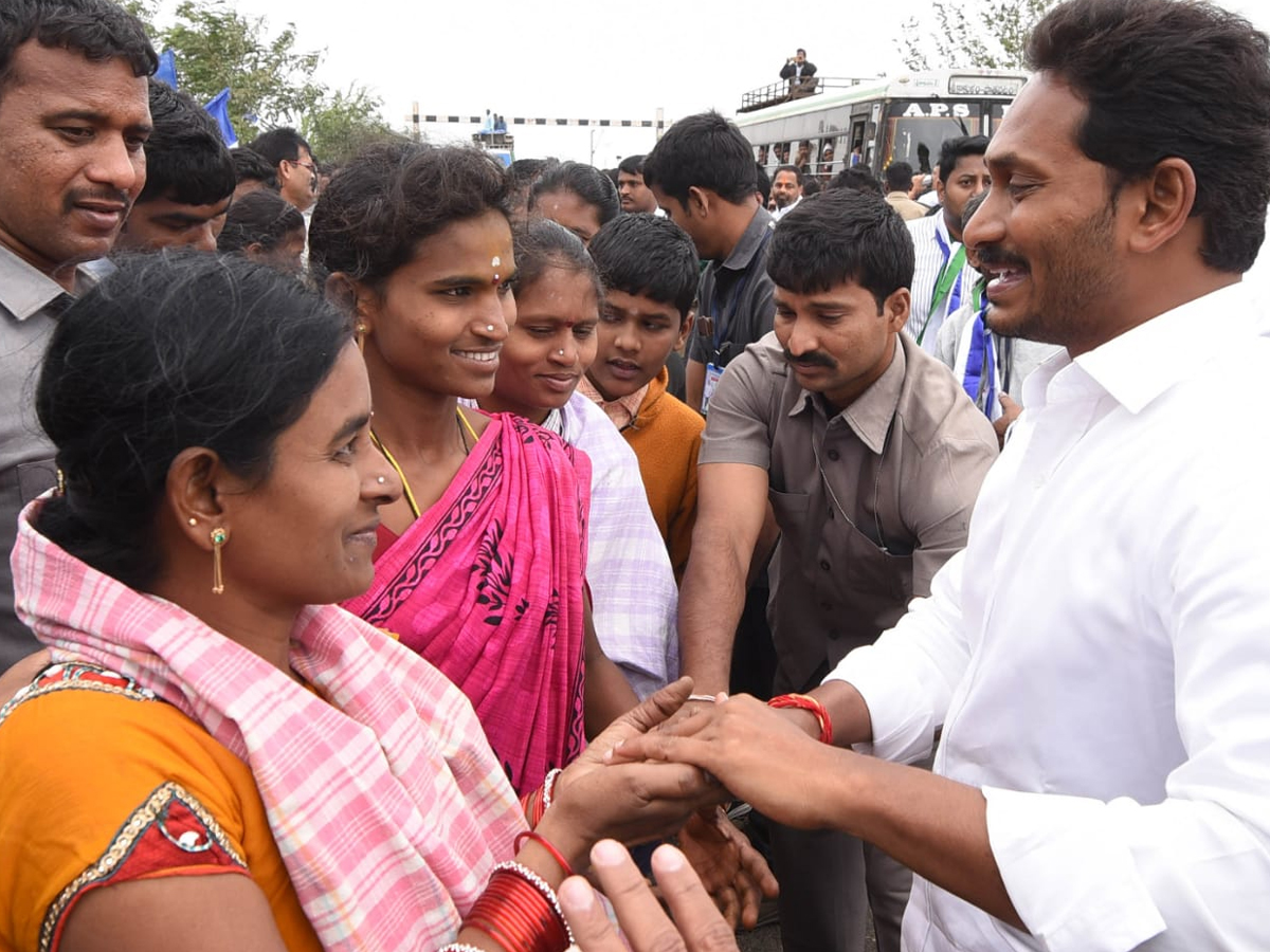 YS Jagan PrajaSankalpaYatra Day 323rd Photo Gallery - Sakshi37