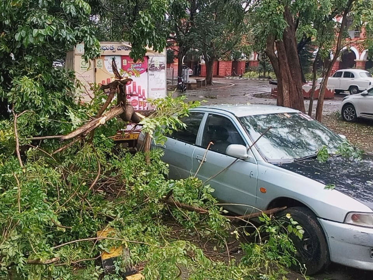 Cyclone Phethai in East Godavari Photo Gallery - Sakshi5