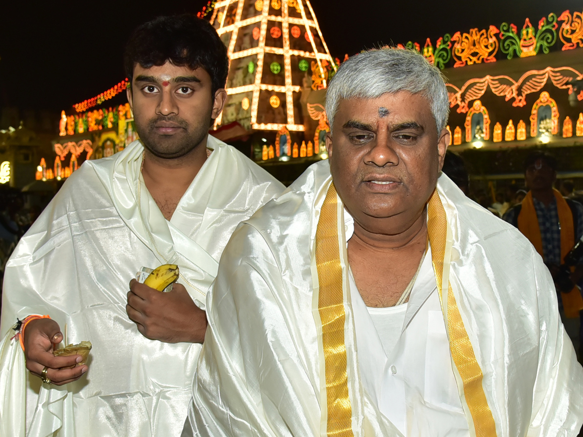 Politicians and Celebrities Visit Tirumala Photo Gallery - Sakshi3