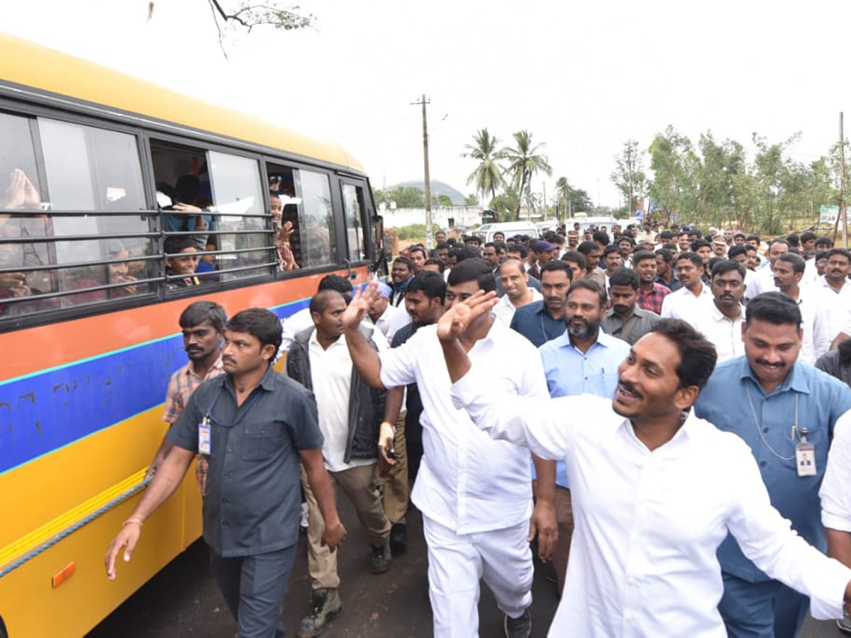 YS Jagan PrajaSankalpaYatra Day 324th Photo Gallery - Sakshi11