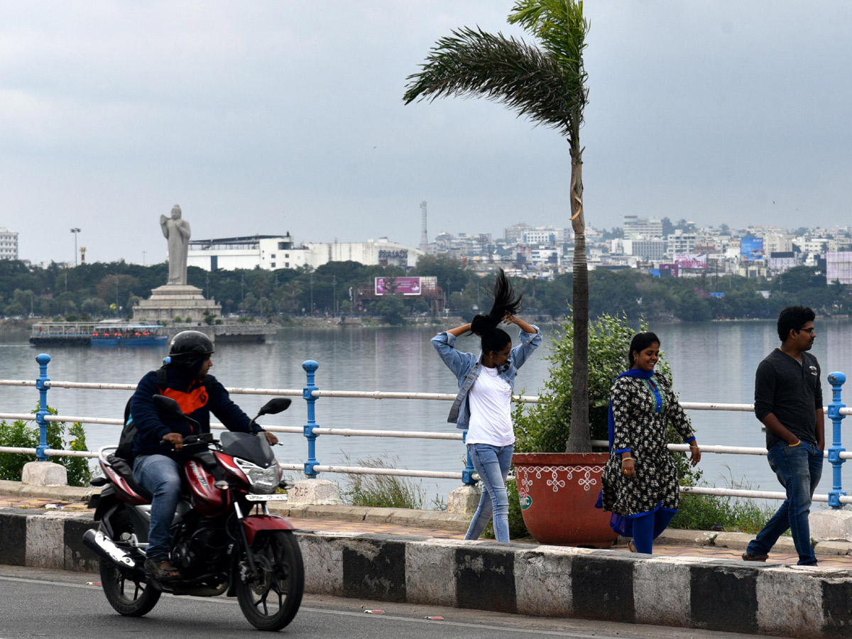 Cool weather in Hyderabad Photo Gallery  - Sakshi10