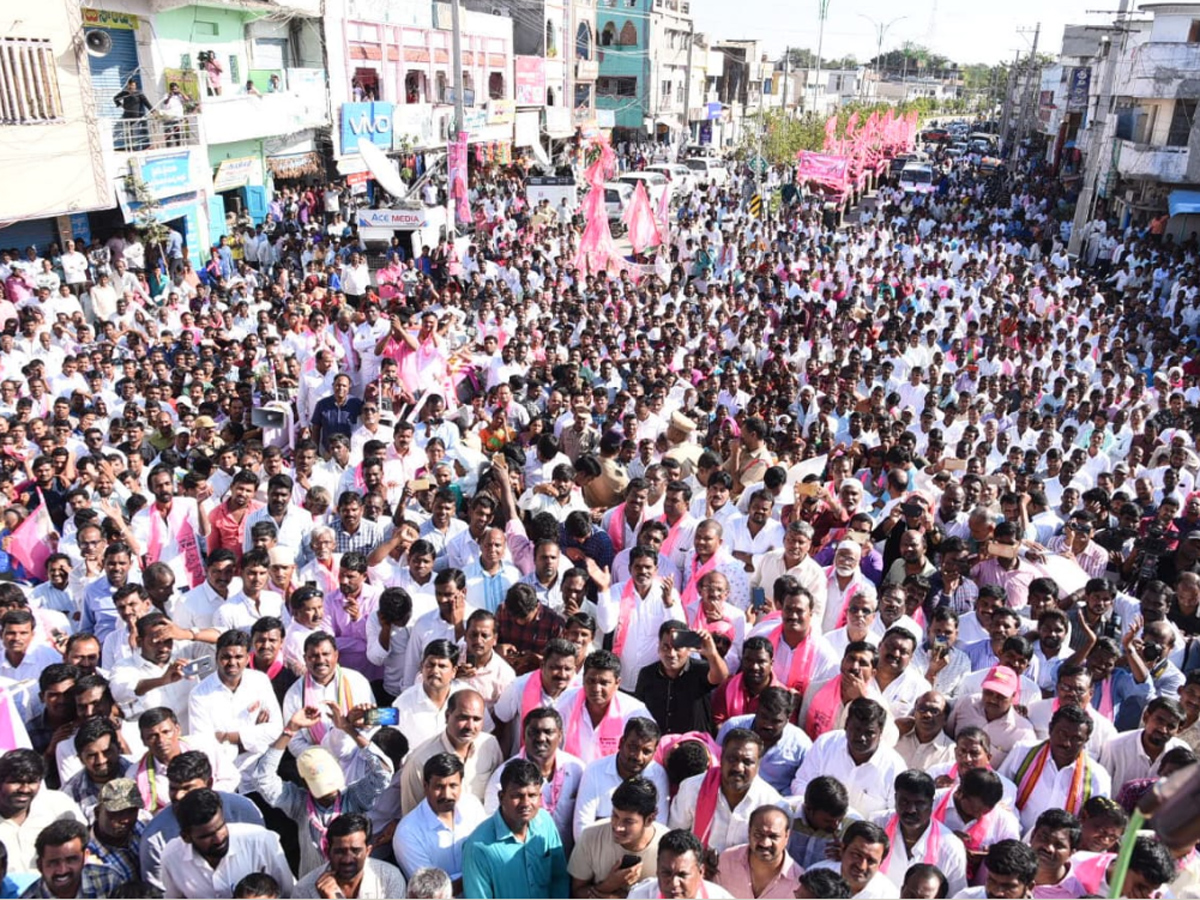 TRS Party President KTR in Sircilla Photo Gallery - Sakshi10